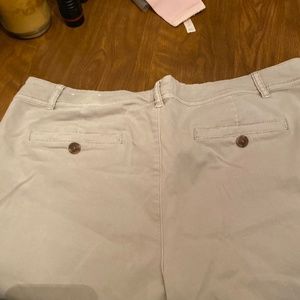 Maurice’s, 18 short, khaki boot cut
